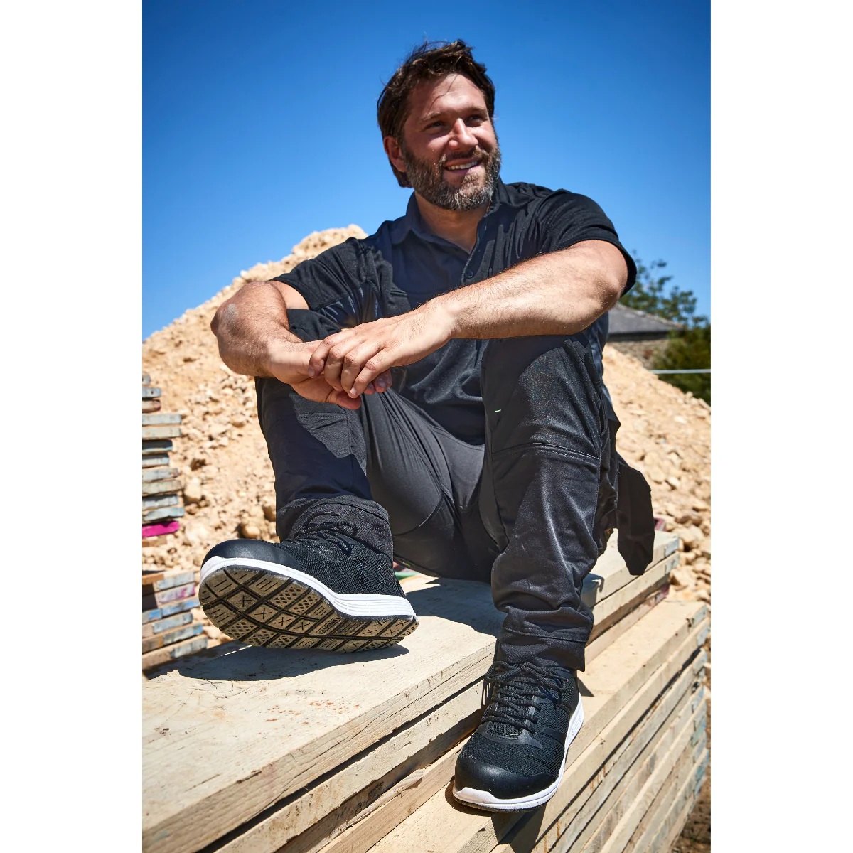 Apache Black Lightweight Sports Trainer - Image 5