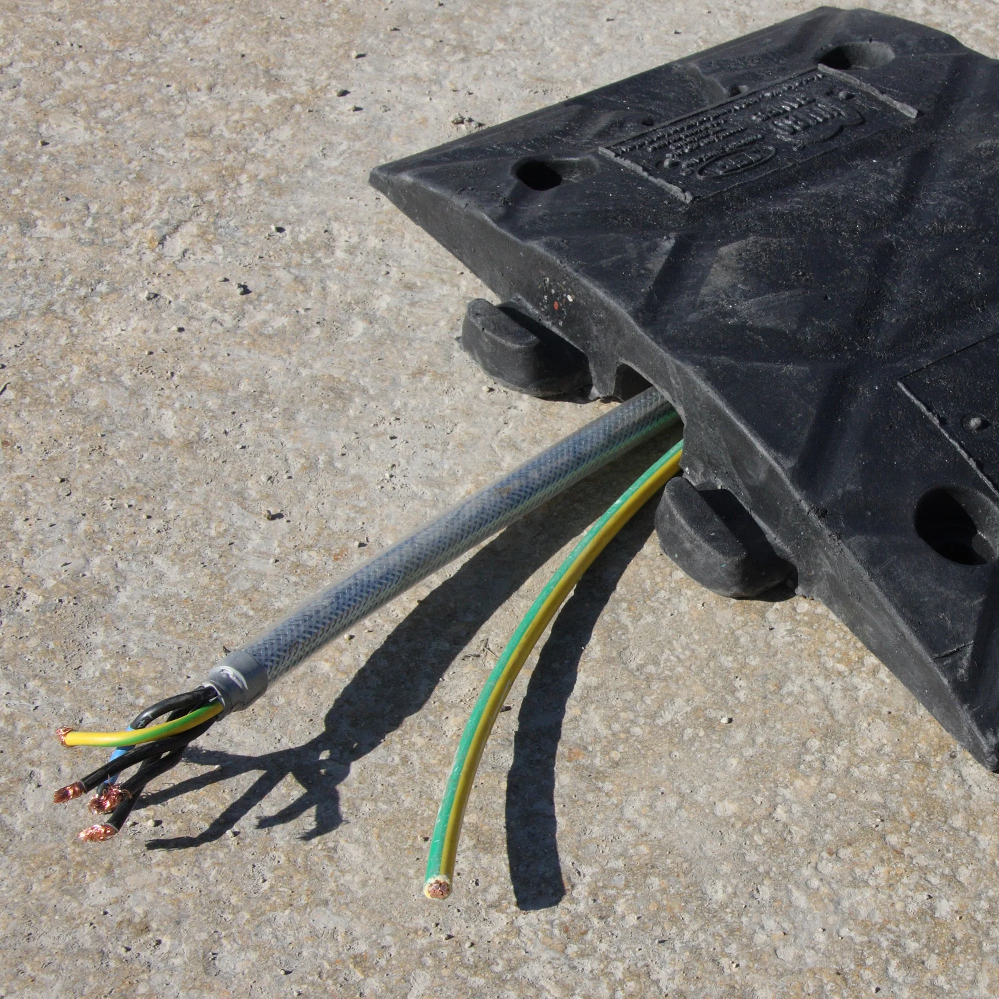 JSP Jumbo 5cm Speed Ramps - 10MPH-16KM/H (Pair) - Image 3