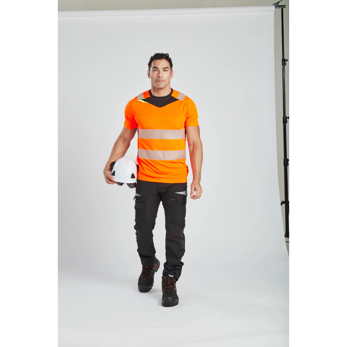 Portwest DX4 Hi-Vis T-Shirt Short Sleeved - Image 10