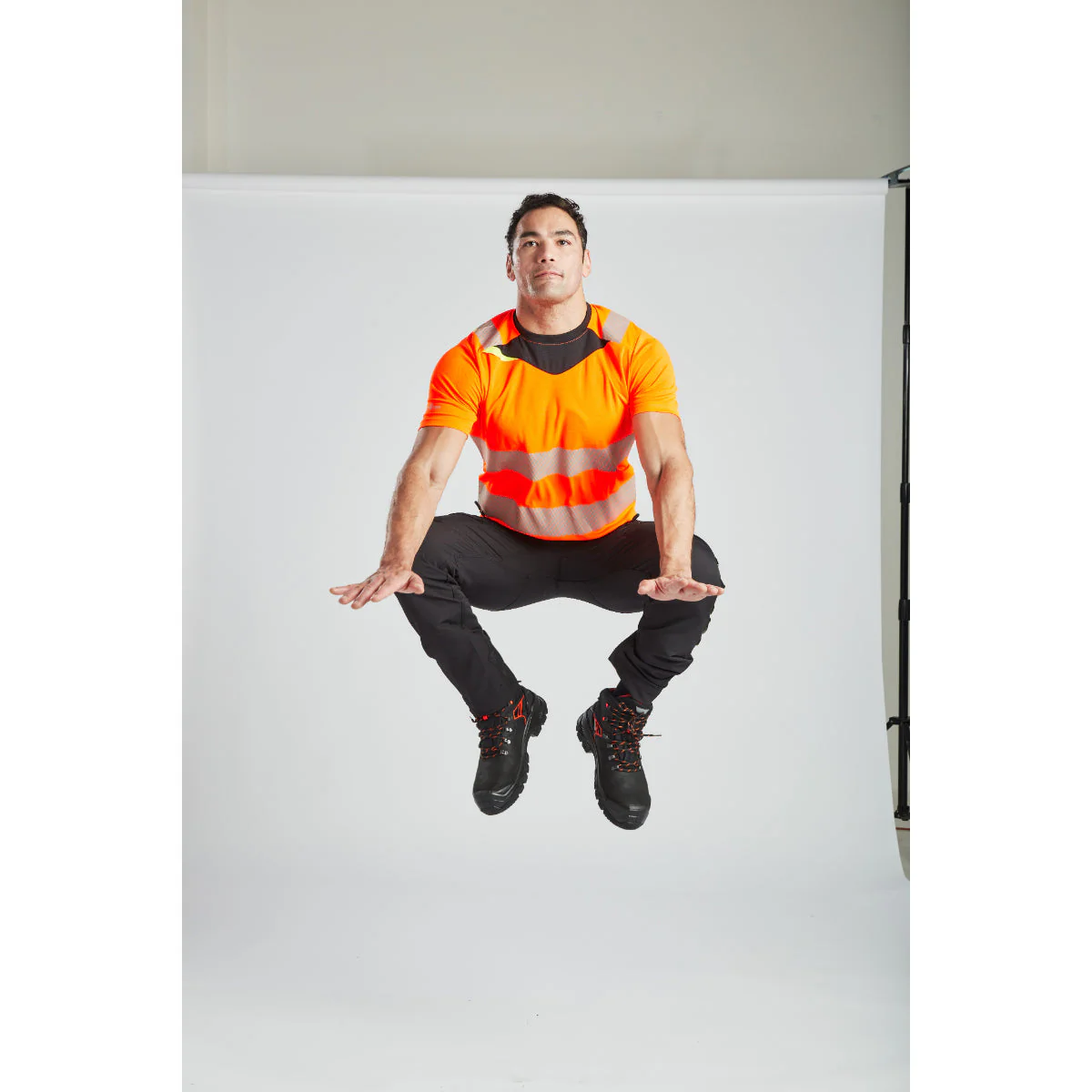 Portwest DX4 Hi-Vis T-Shirt Short Sleeved - Image 3