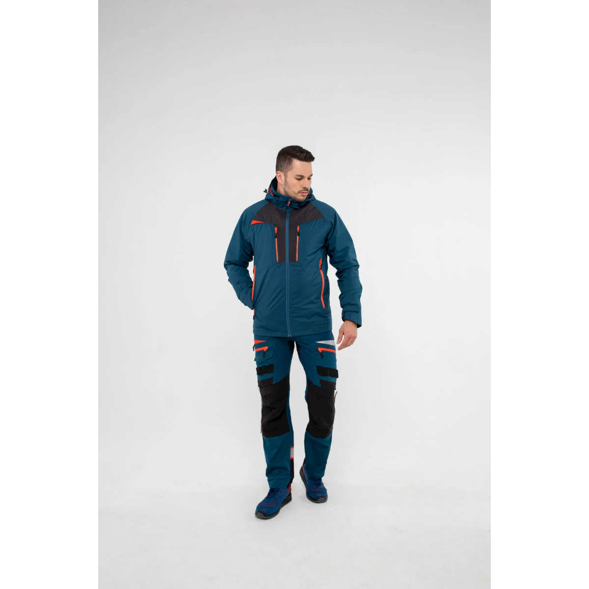 Portwest DX4 Winter Jacket - Image 14