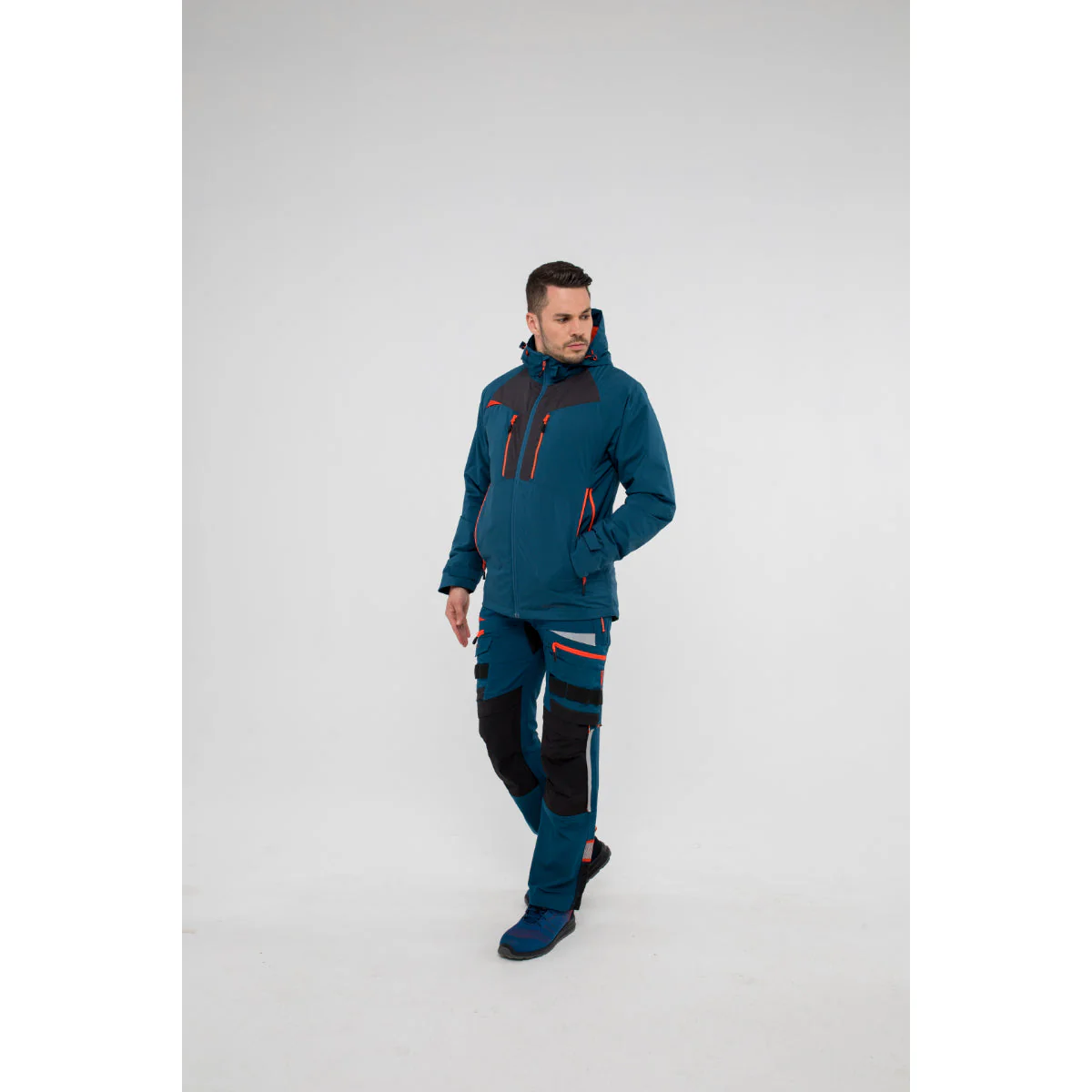 Portwest DX4 Winter Jacket - Image 16