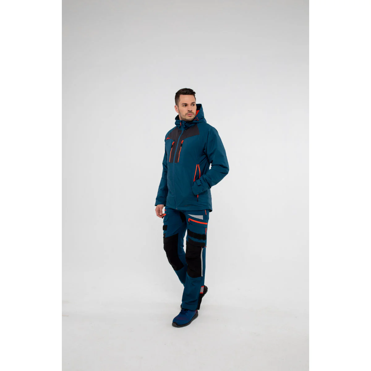 Portwest DX4 Winter Jacket - Image 17