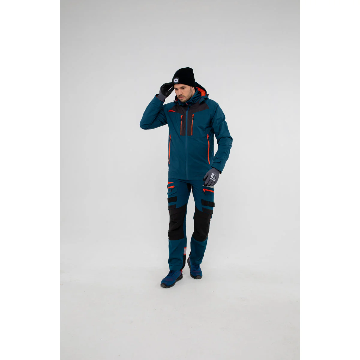 Portwest DX4 Winter Jacket - Image 3