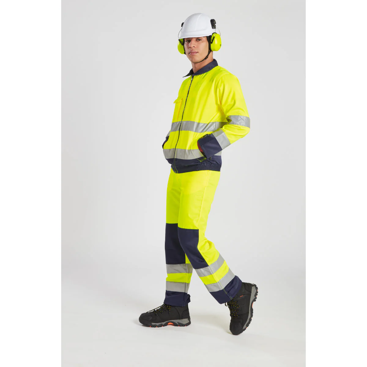 Portwest Madrid Hi-Vis Contrast Bomber Jacket - Image 2