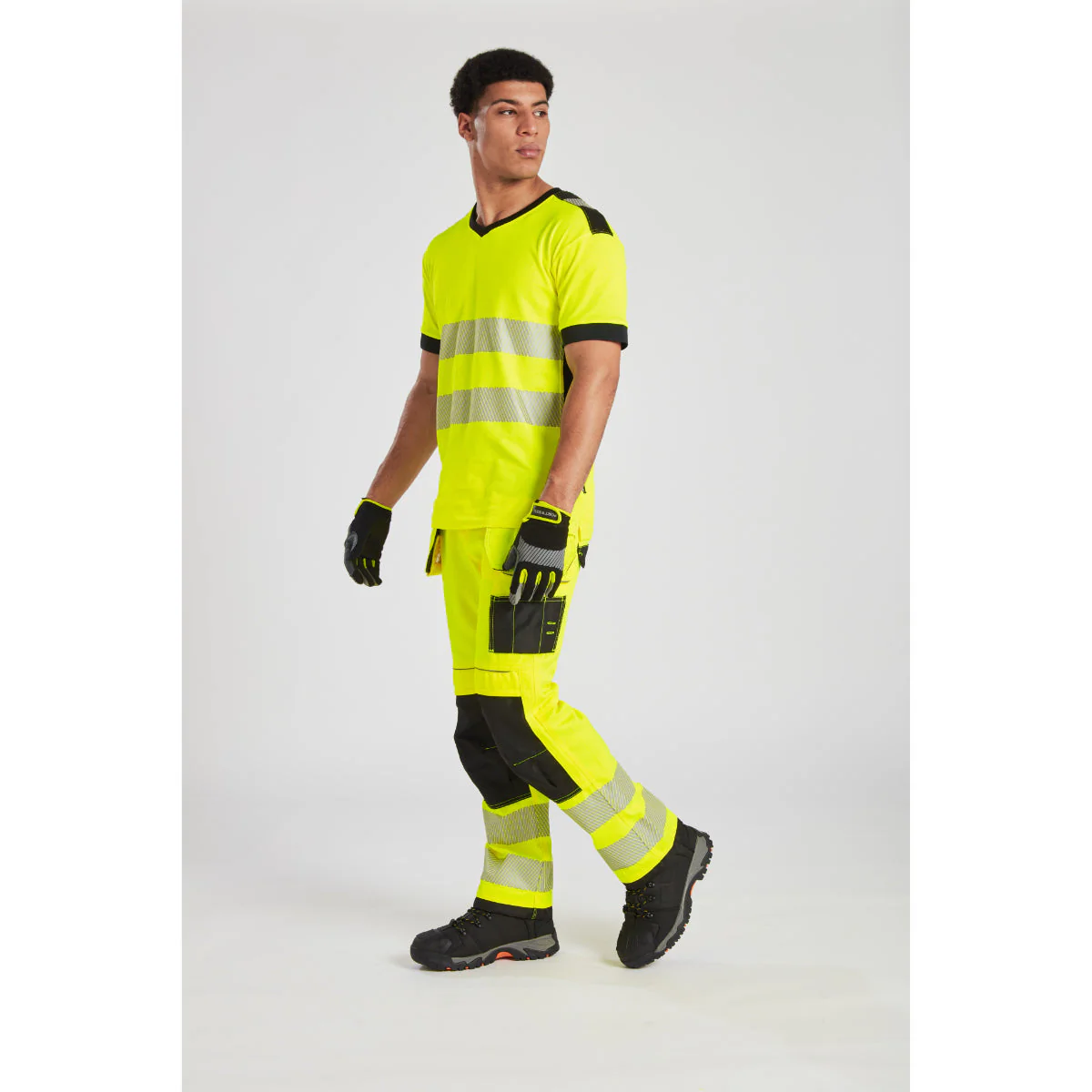 Portwest PW3 Hi-Vis V-Neck Mesh Insert T-Shirt Short Sleeved - Image 4