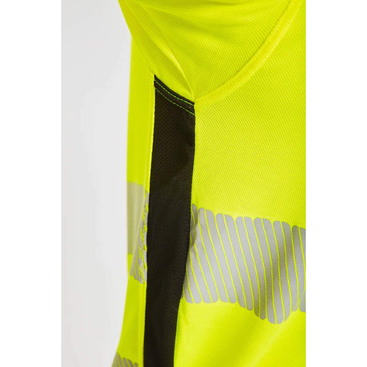 Portwest PW3 Hi-Vis V-Neck Mesh Insert T-Shirt Short Sleeved - Image 9