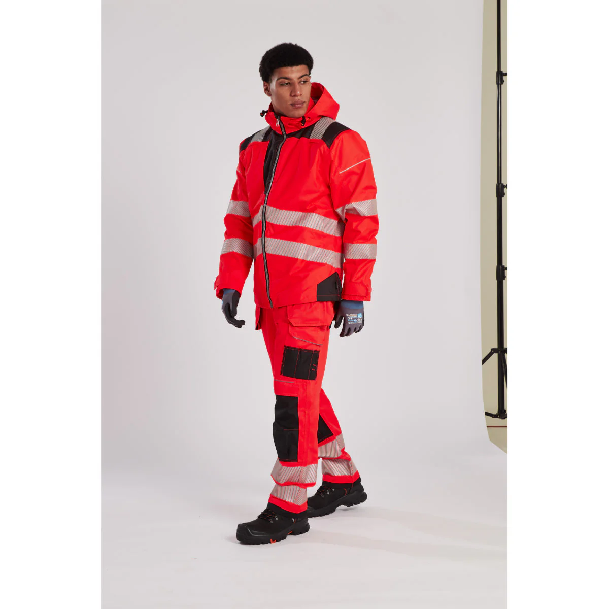 Portwest PW3 Hi-Vis Winter Jacket - Image 2
