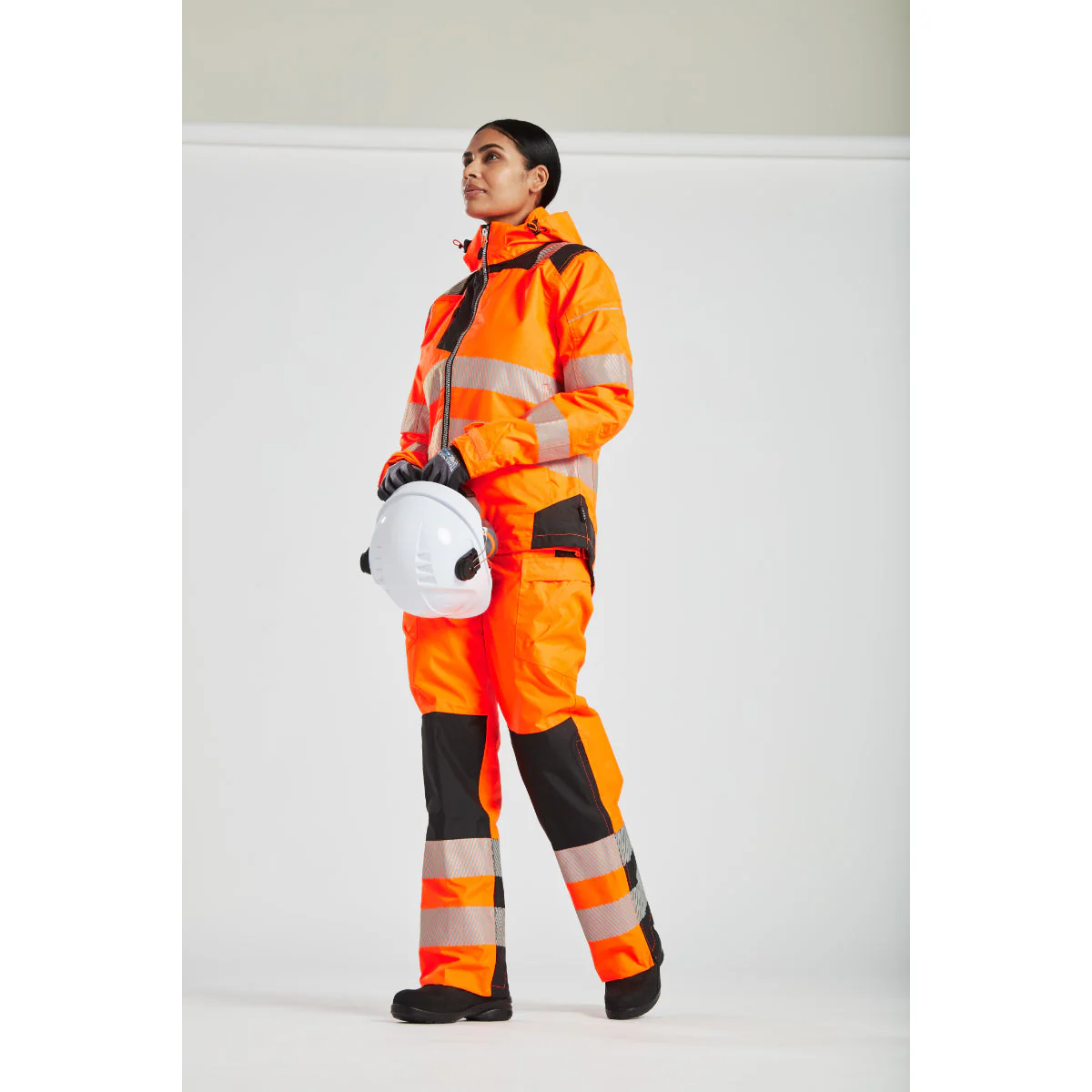 Portwest PW3 Hi-Vis Women's Winter Jacket - Image 12