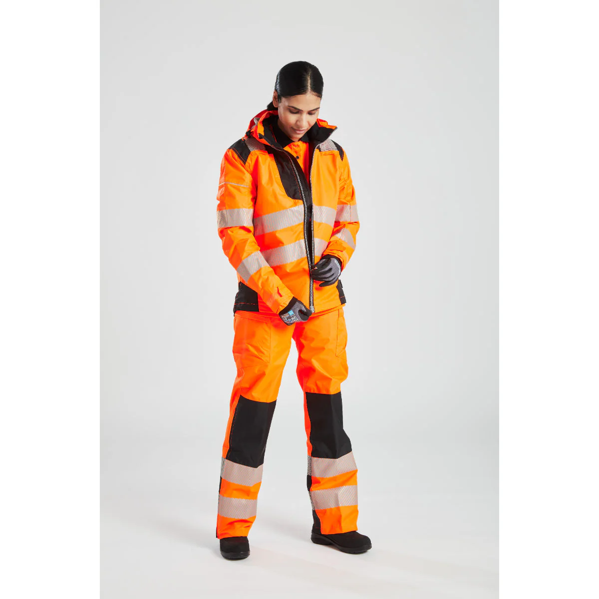Portwest PW3 Hi-Vis Women's Winter Jacket - Image 3