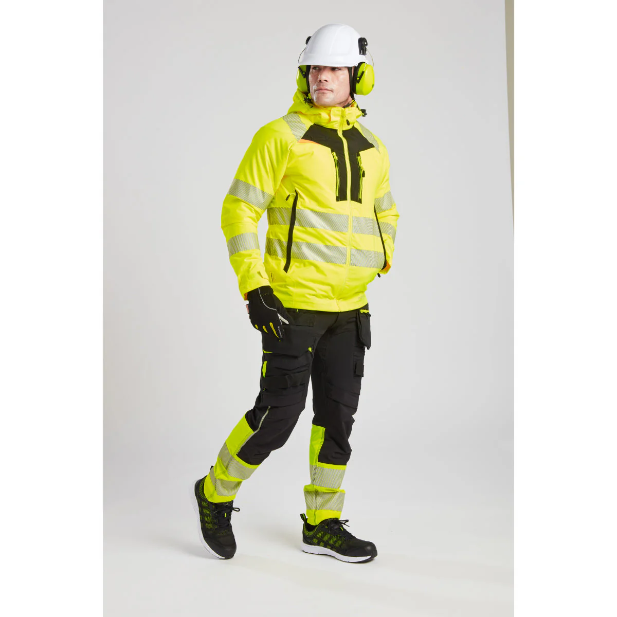 Portwest PW3 Winter Glove - Image 11