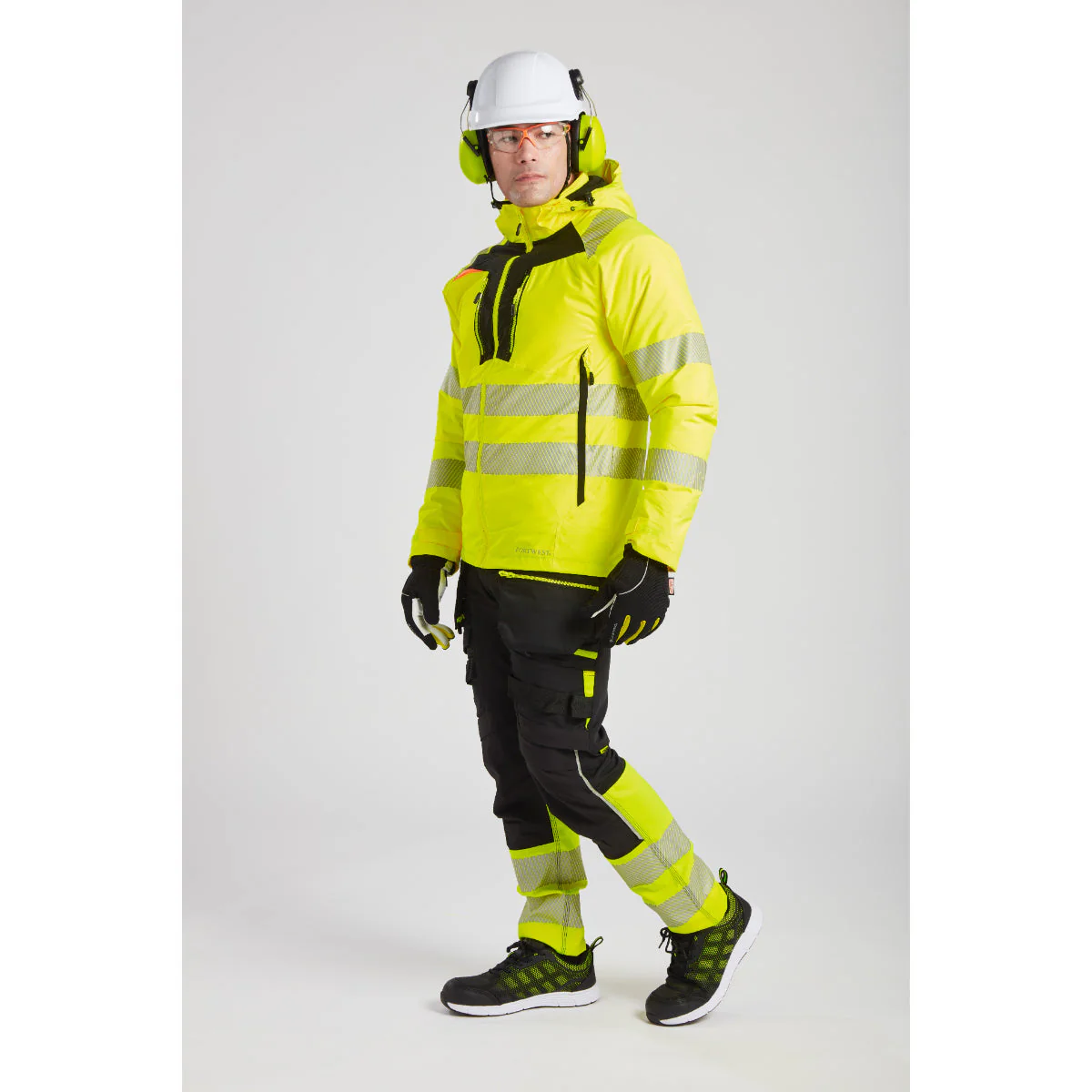 Portwest PW3 Winter Glove - Image 14