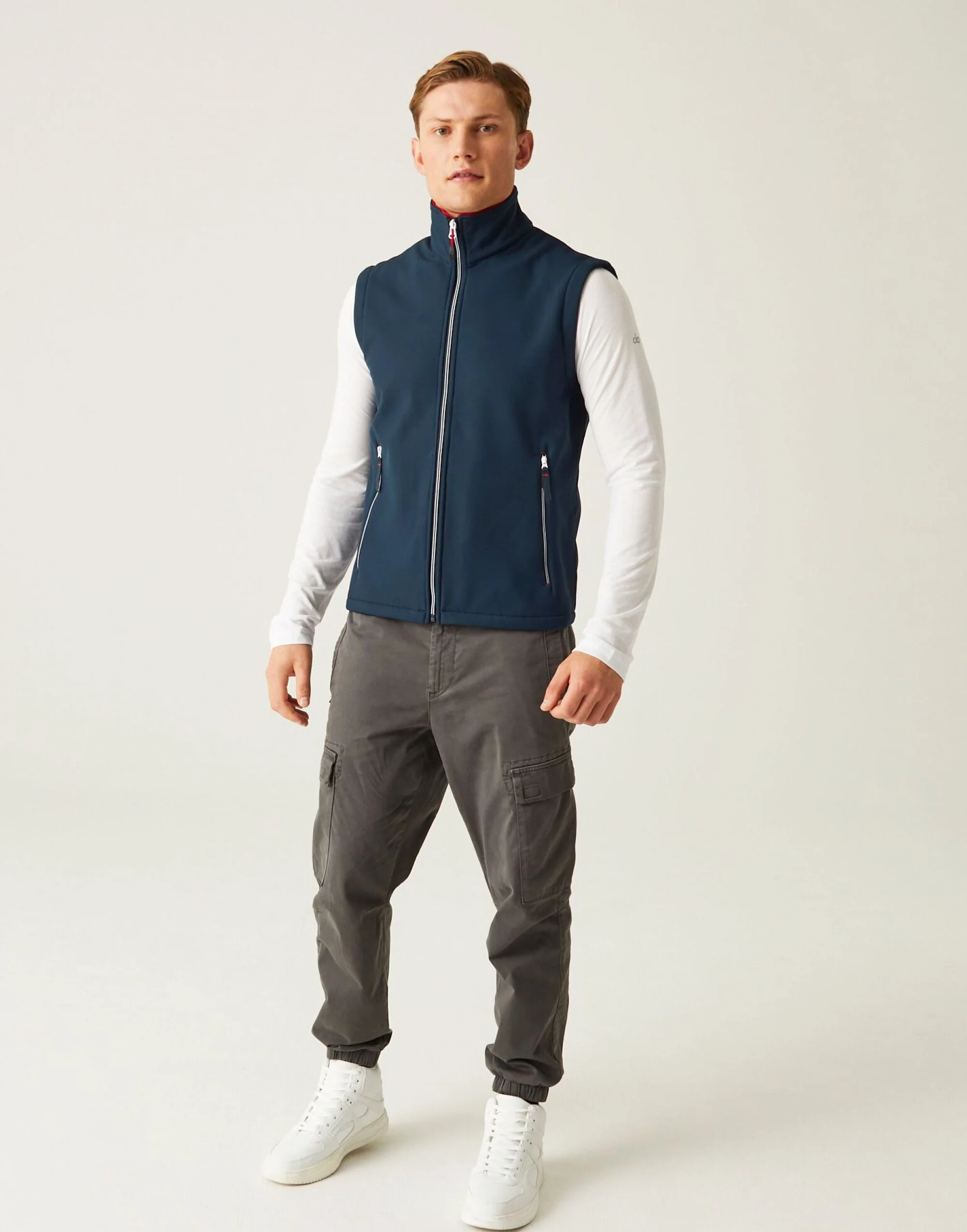 Regatta Ascender Two Layer Soft Shell Bodywarmer - Image 17