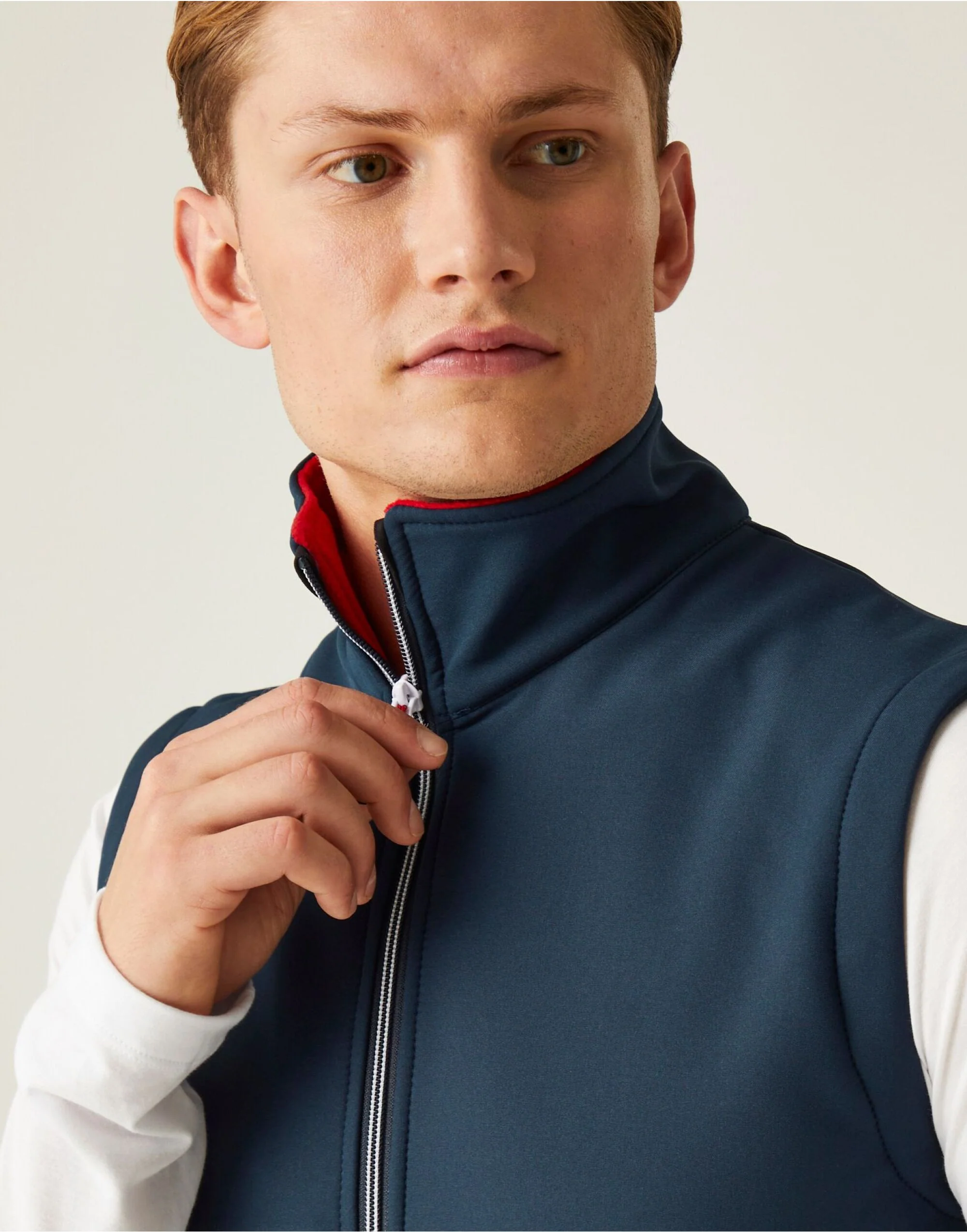 Regatta Ascender Two Layer Soft Shell Bodywarmer - Image 18