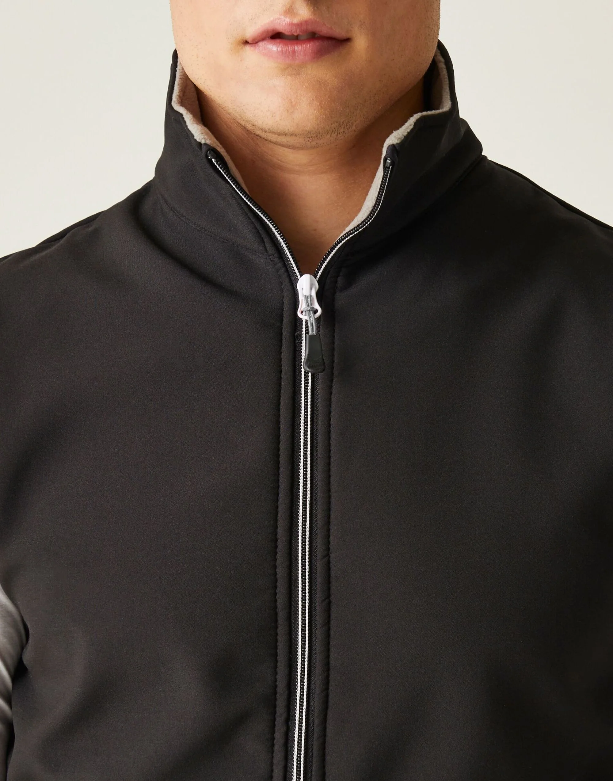 Regatta Ascender Two Layer Soft Shell Bodywarmer - Image 5